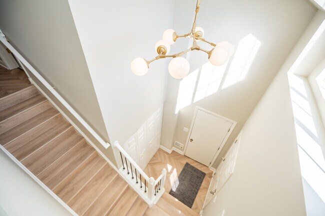 Building Photo - 2835 Rutland Cir