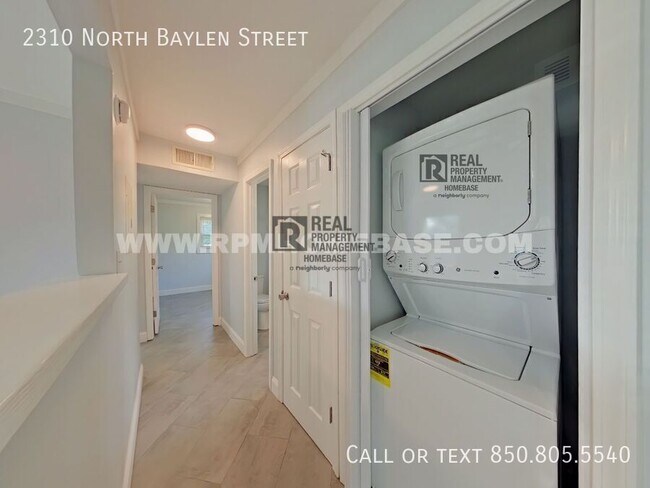 Building Photo - 2310 N Baylen St