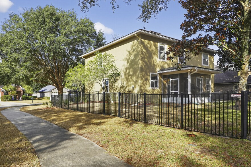 Building Photo - 1601 Majestic View Ln