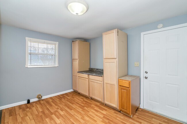 Building Photo - 153 Yankee St