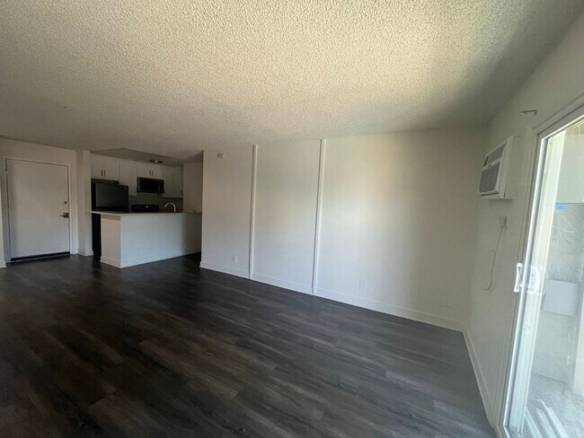 Building Photo - 9010 Tobias Ave