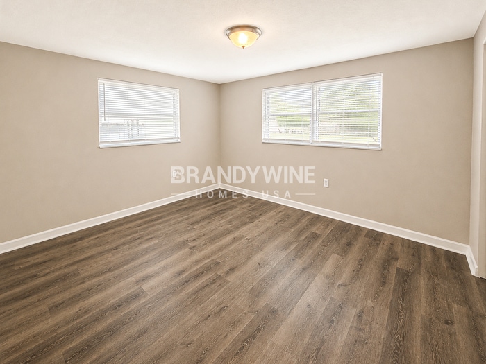 Building Photo - 7317 Oak Crest Dr
