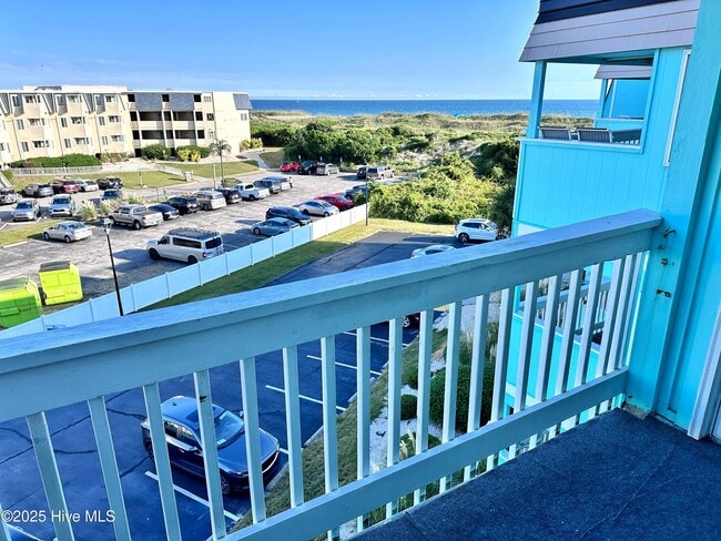 Building Photo - 301 Commerce Way