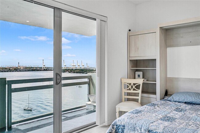 Building Photo - 1500 Bay Rd