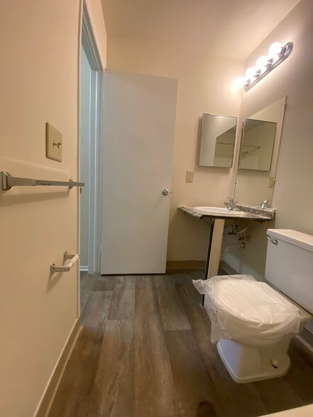 Building Photo - Westminster Park Apartments