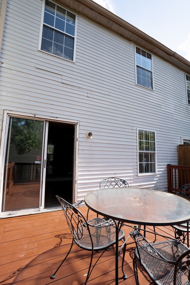 Building Photo - 8202 Ashford Blvd