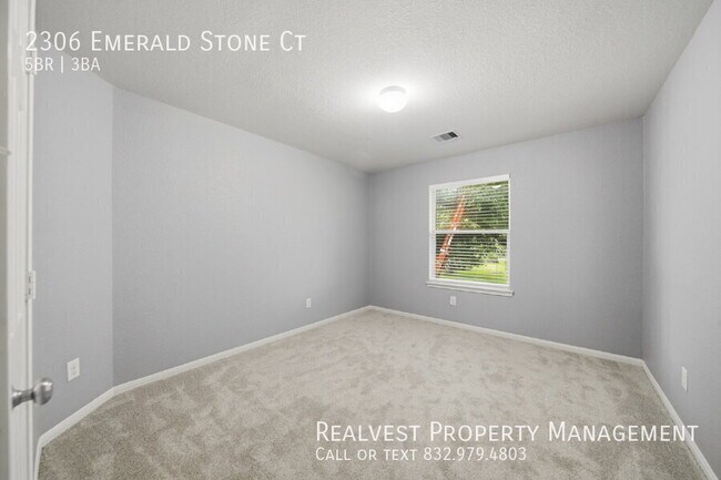 Building Photo - 2306 Emerald Stone Ct
