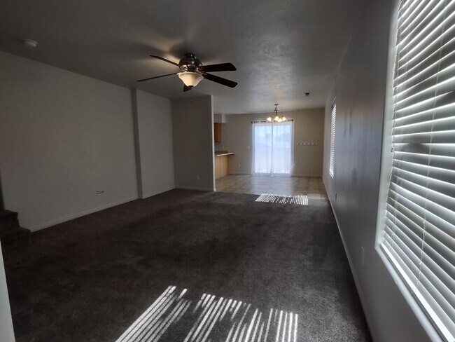 Building Photo - Fox Cove Unit