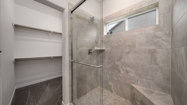Building Photo - 5747 Villa Lorenzo Dr