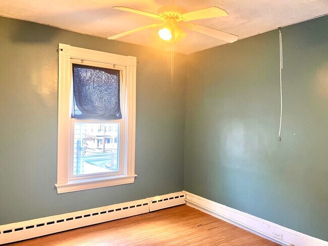 Building Photo - 9 Laurel St