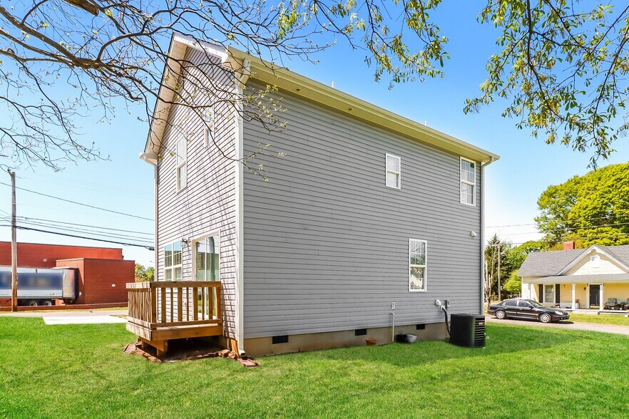 Building Photo - 508 Grover St