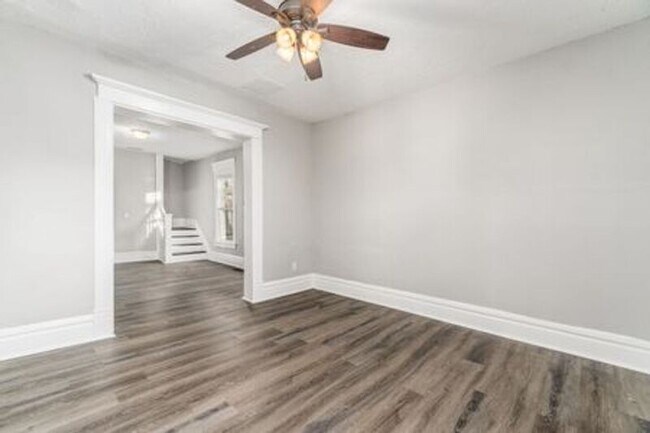 Building Photo - 360 N Garfield Ave