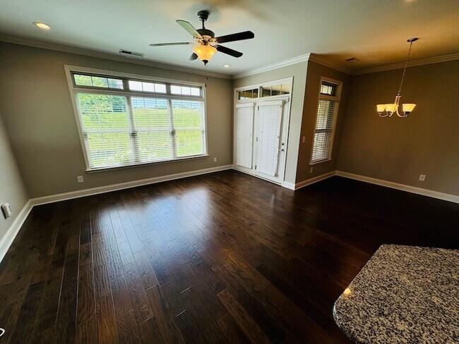 Building Photo - 1015 Callaway Dr