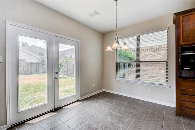 Building Photo - 21515 Pointed Oak Ln