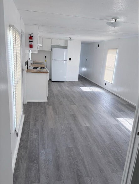 Building Photo - 215 Weeks Rd