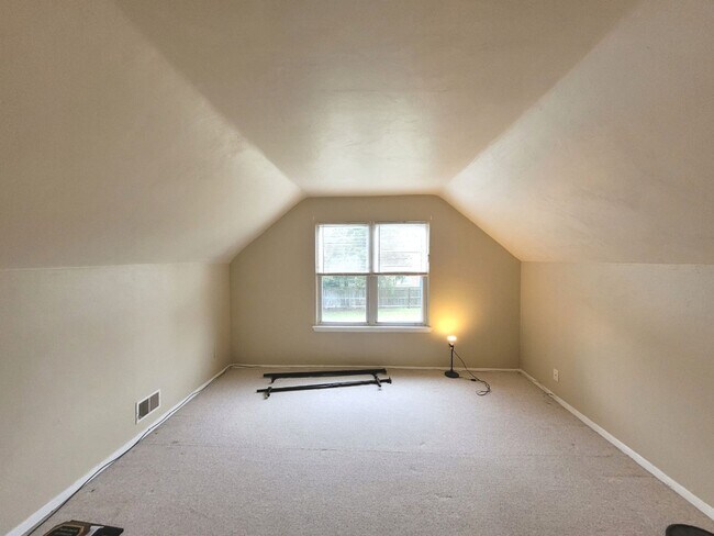 Building Photo - Spacious 5-Bedroom Home in Virginia Beach ...