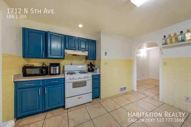 Building Photo - 1712 N 5th Ave