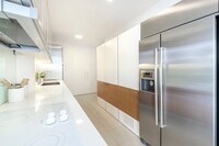 Building Photo - FANTASTIC 1 Bedroom at Veer Towers.