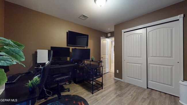 Building Photo - 12132 Mesquite Thorn Dr