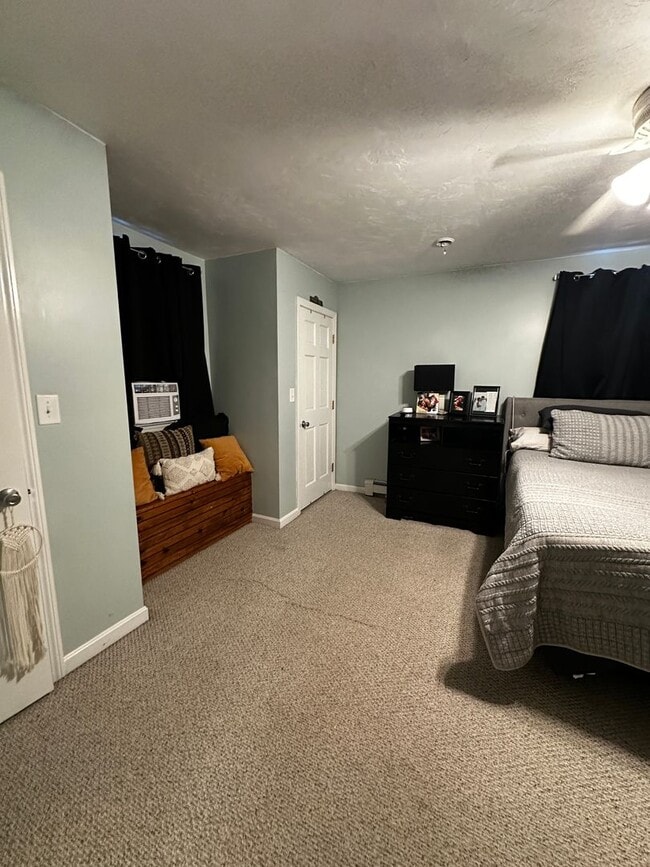 Building Photo - Charming 3 Bed, 3 Bath Home with Finished ...