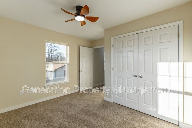 Building Photo - 2205 E 12th St