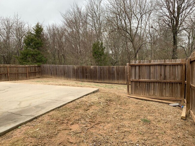 Building Photo - Beautiful Brick 3 Bed 2 Bath for Rent in F...