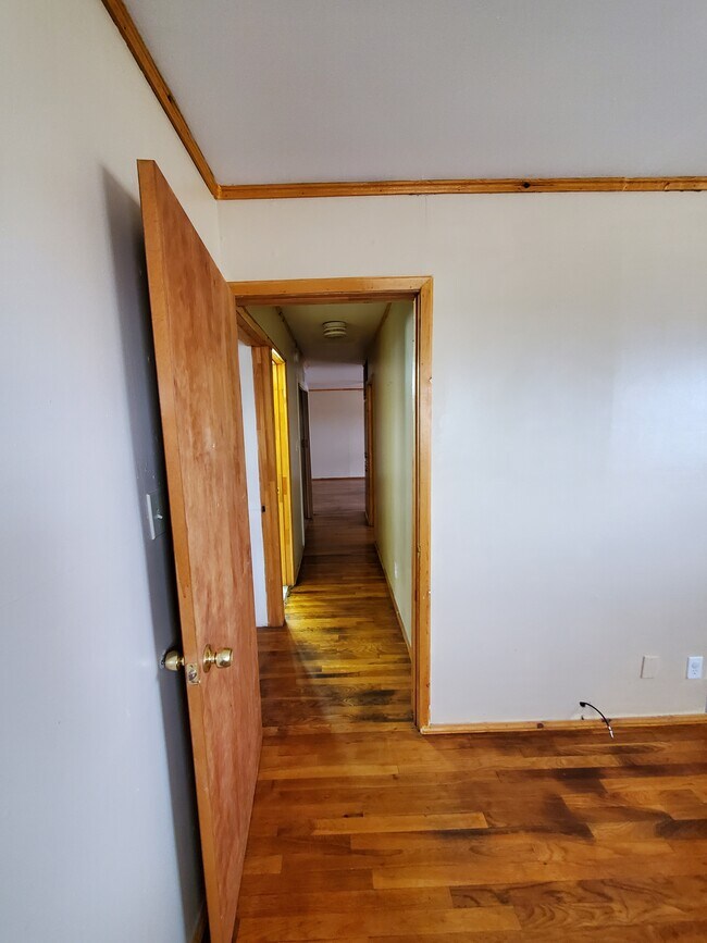 Hall - 121 Warwick St