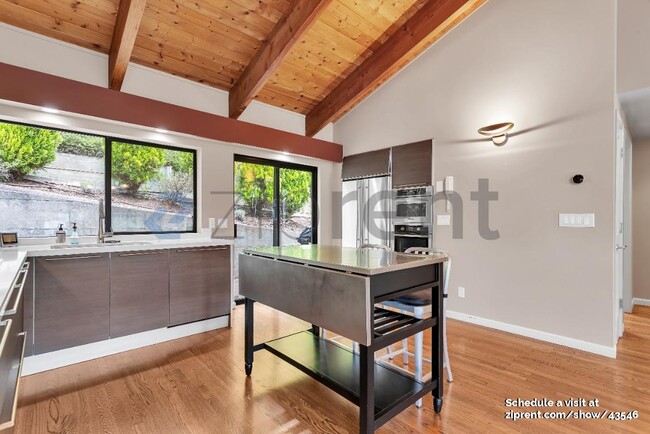 Building Photo - 15 Treasure Hill