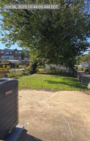 Building Photo - 335 Arden Rd W