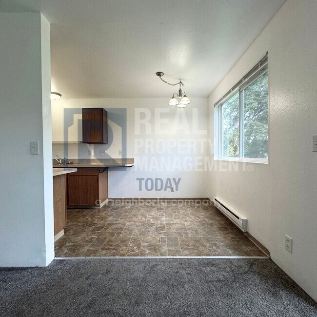 Building Photo - SJS 547 LLC - 15515 (Cascade group - Silver)