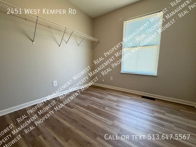 Building Photo - 2451 W Kemper Rd