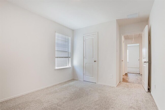 Building Photo - 4302 Freya Pointe Dr
