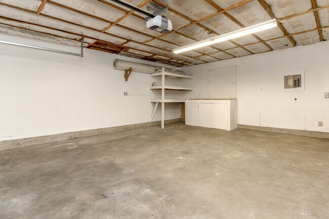 Building Photo - Four Bedroom House Near Camelot Park