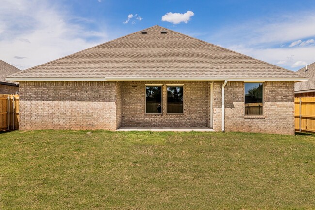 Building Photo - Available in Mustang. Showings begin Frida...