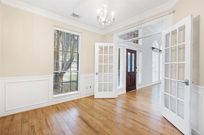 Building Photo - 13135 Finch Brook Dr