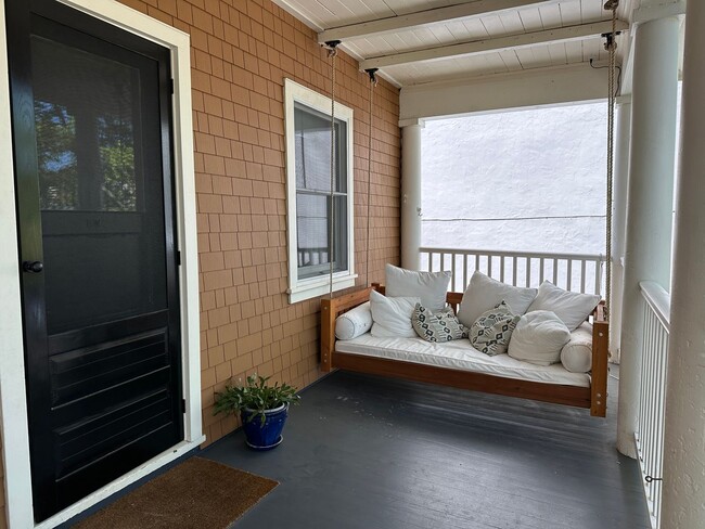 Building Photo - Downtown San Anselmo Updated 4x3 + aupair ...
