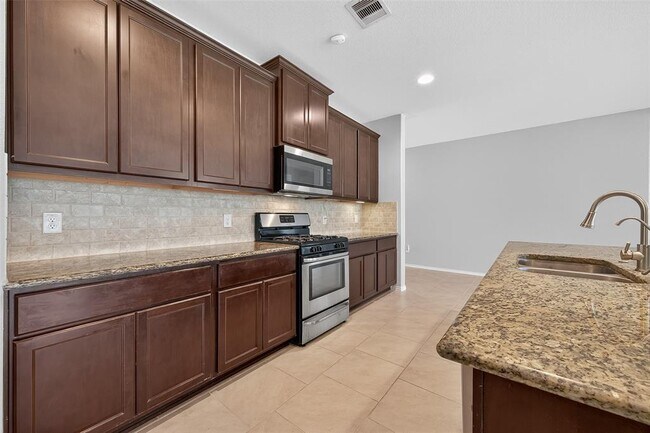 Building Photo - 154 Meadow Grove Dr