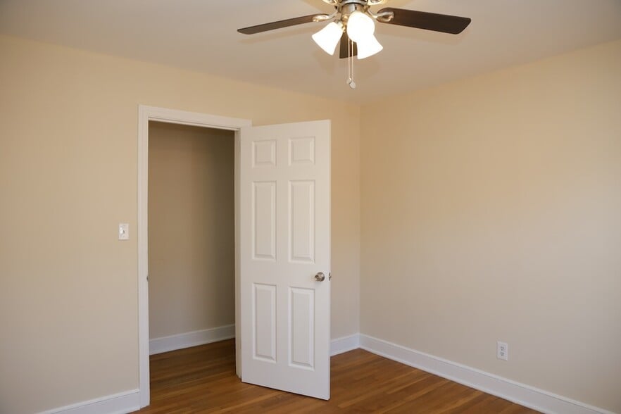 Building Photo - 1708 Walker Ave