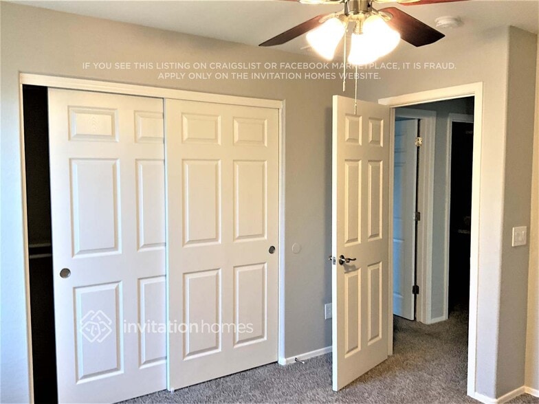 Building Photo - 208 N Sandal