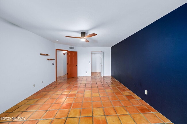 Building Photo - 9020 N Jessy Ln