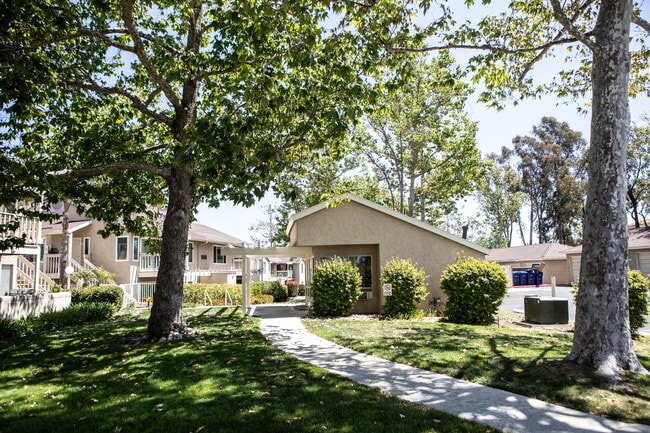 Primary Photo - 681 Diamond Way
