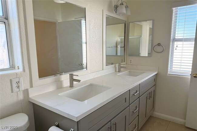 Building Photo - 9300 Cool Creek Ave