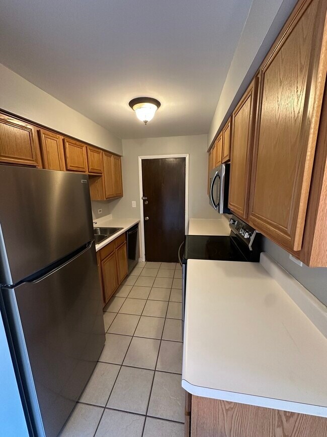 Building Photo - 5728 W 128th St