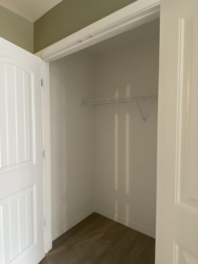 Building Photo - 252 S 1516