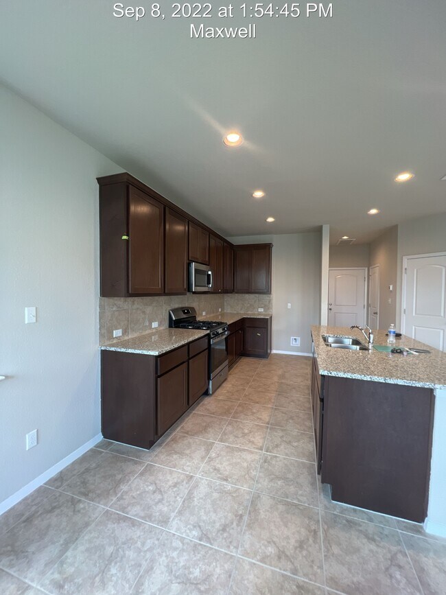 Building Photo - 194 Living Reef Dr