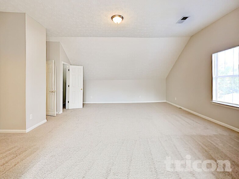 Building Photo - 5632 Briar Knoll Ct