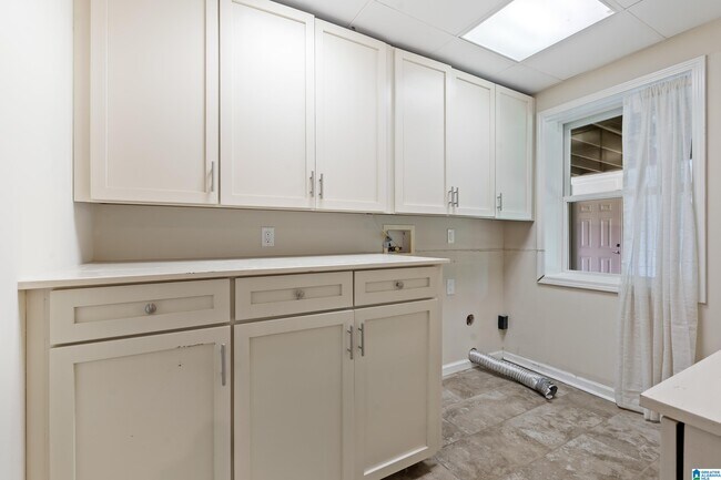 Building Photo - 5249 Meadow Garden Ln
