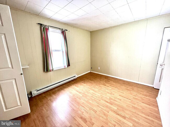 Building Photo - 145 N Nice St