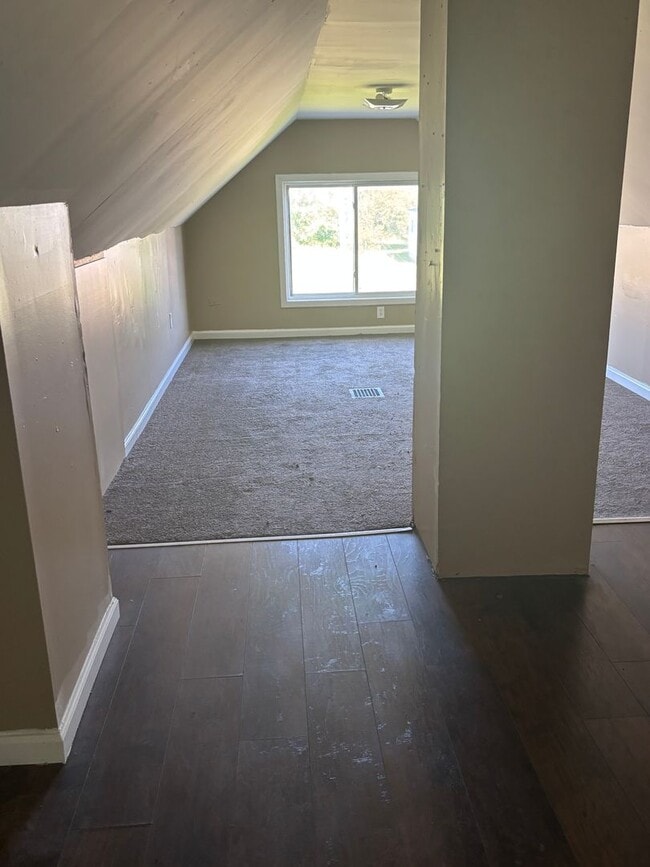 Building Photo - SECTION 8 and EDEN Accepted!! Newly Renovated 3br 2-Story House!