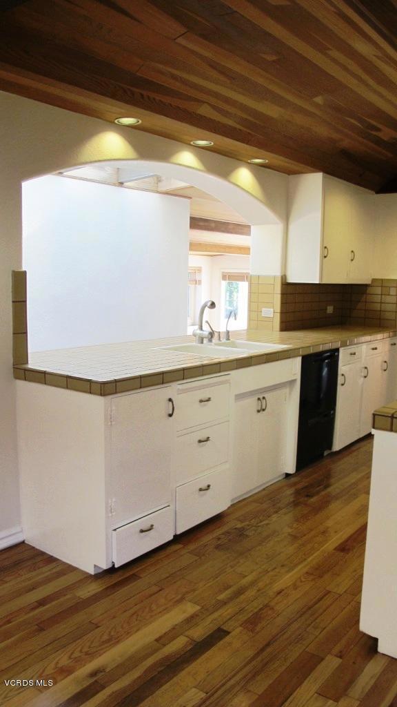 Building Photo - 352 Glen Ellen Dr